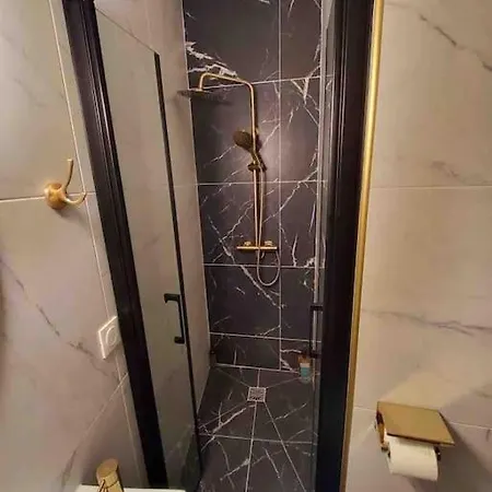 Du Theatre Rez De Chaussee פריז