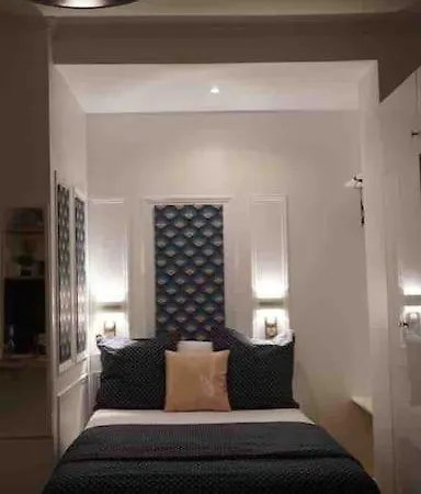 Du Théâtre Rez De Chaussée Apartamento