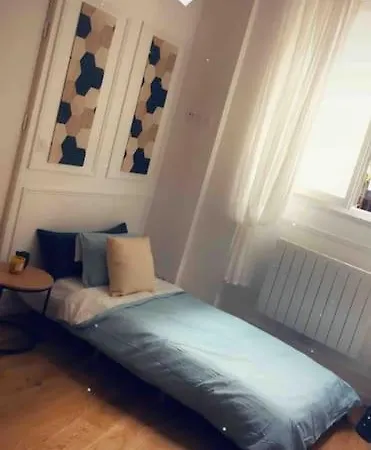 Du Theatre Rez De Chaussee Apartment *