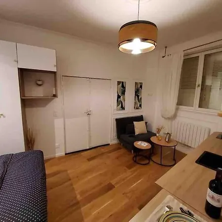 Du Theatre Rez De Chaussee Paris