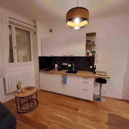 Du Theatre Rez De Chaussee